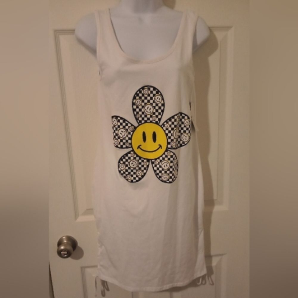 🆕️ NWT On Fire 🔥 Happy flower dress